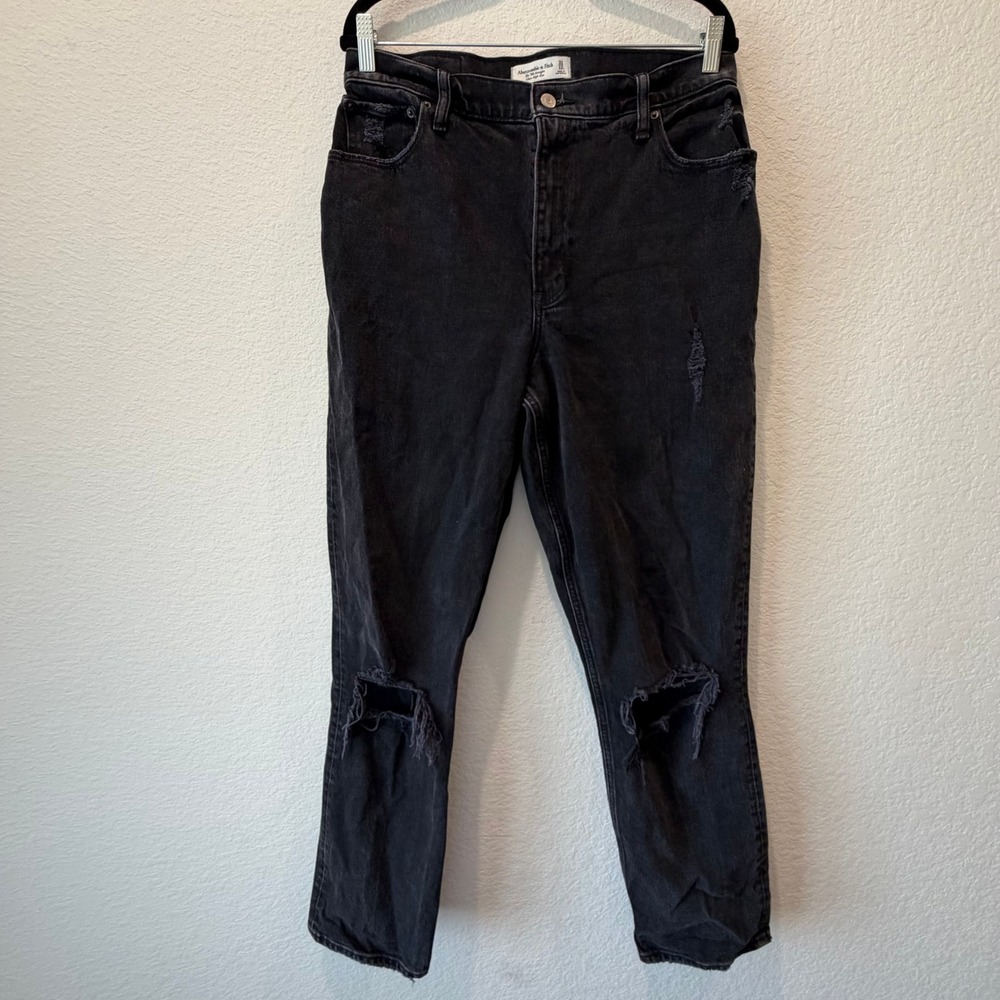 Abercrombie & Fitch Curve Love 90s Straight Ultra High Rise Distressed Jeans 31L